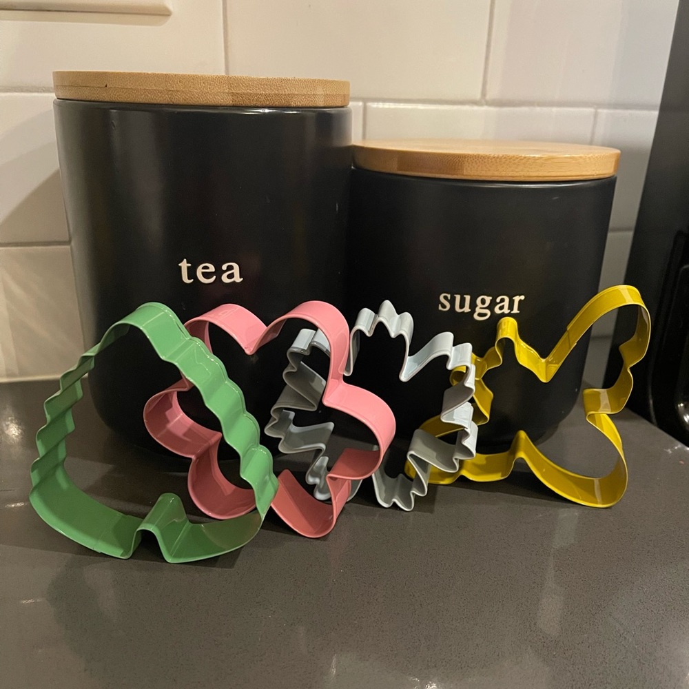Crate & Barrel 4 piece Cookie Cutters